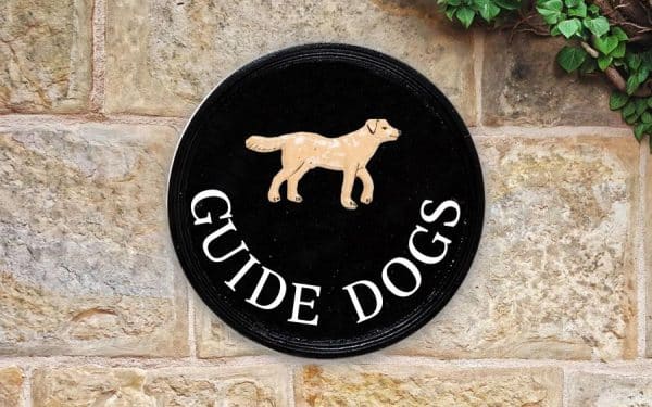 Ladrador Round House Sign 9" Diameter