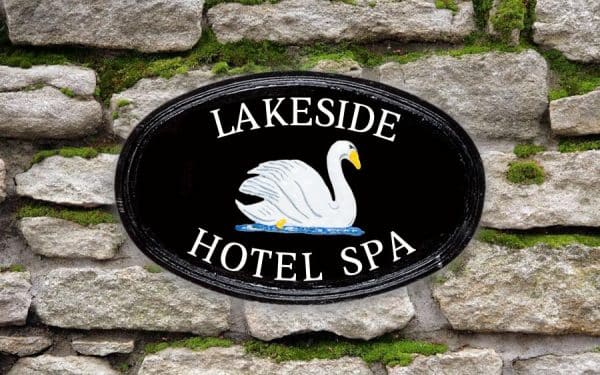 Swan Oval House Sign 14" X 9"
