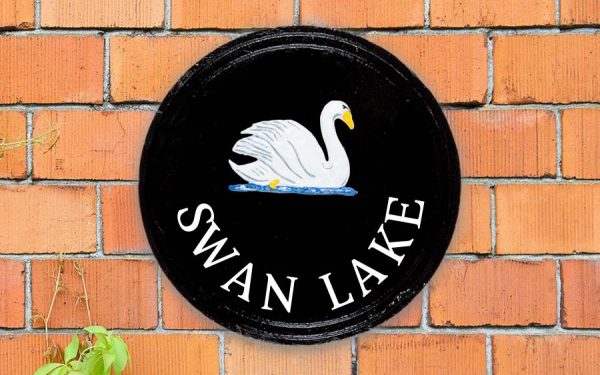 Swan Round House Sign 10" Diameter