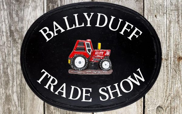 Tractor Oval House Sign 18" X 14"