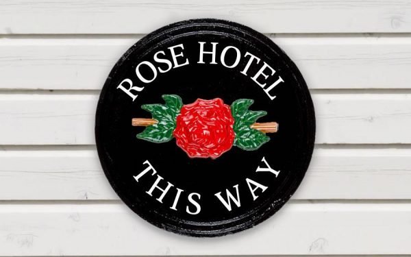 Tudor Rose Round House Sign 12" Diameter